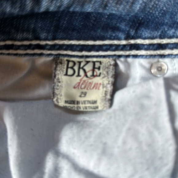 BKE Culture Crop Capri size 29 EUC!! Very Cute - Picture 6 of 6